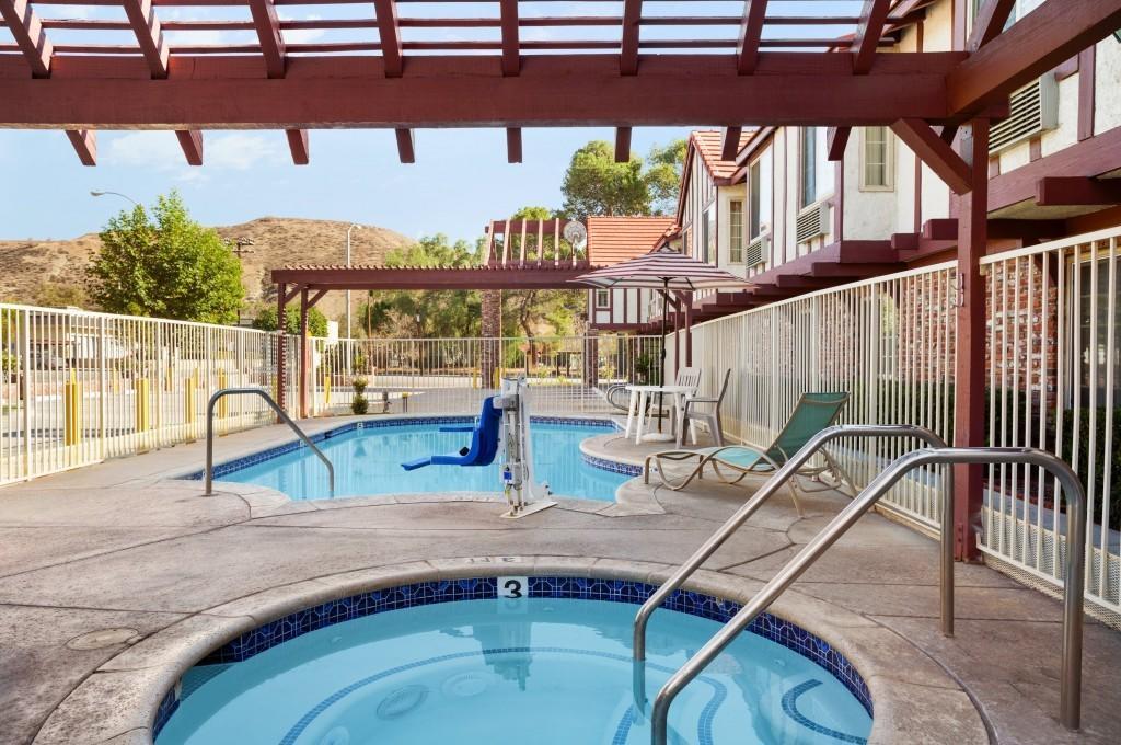Мотель Super 8 By Wyndham Santa Clarita/Valencia Экстерьер фото