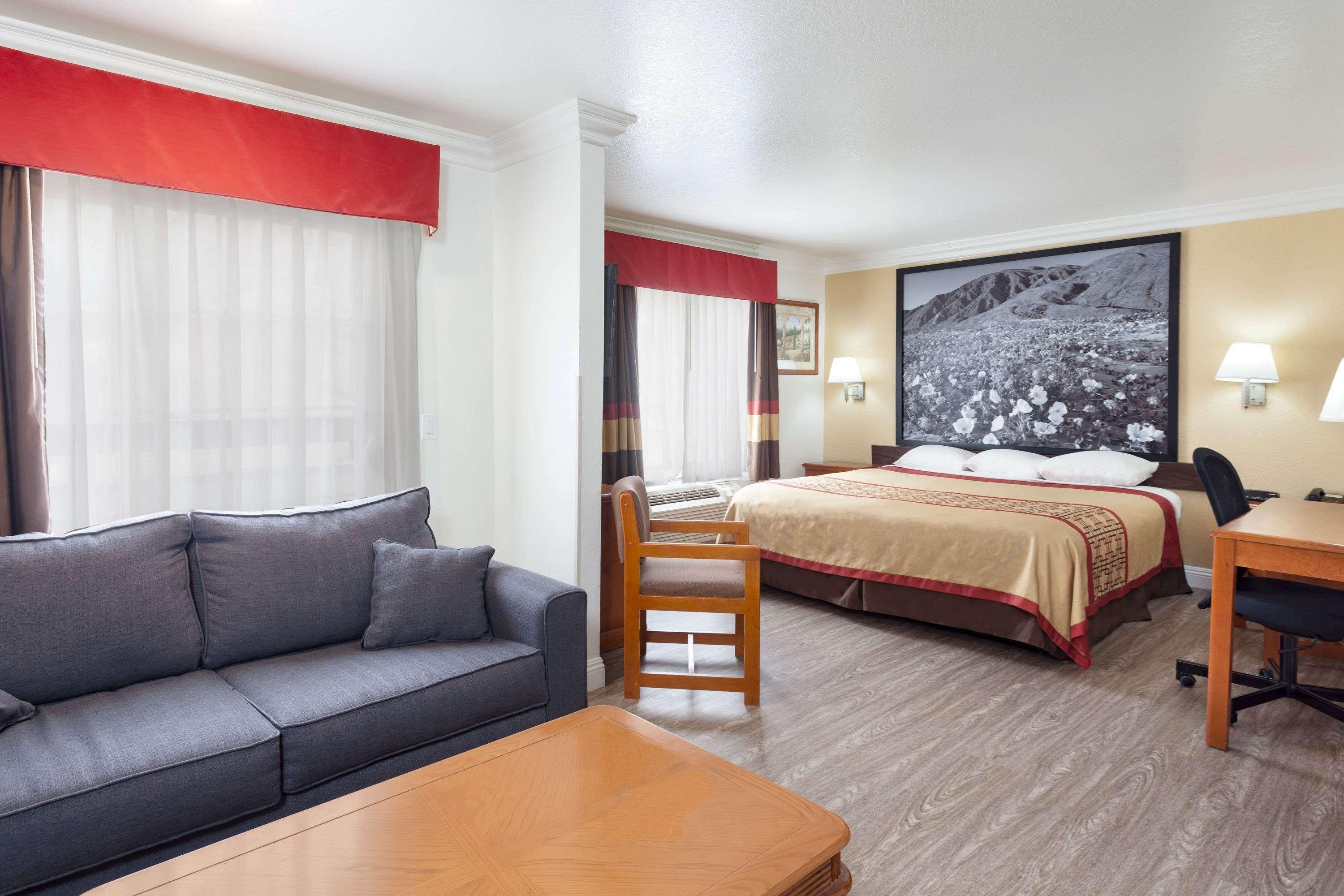 Мотель Super 8 By Wyndham Santa Clarita/Valencia Экстерьер фото